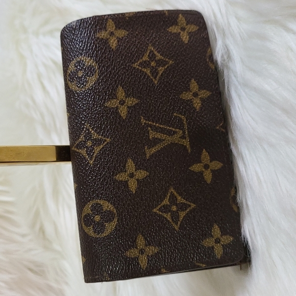 Louis Vuitton Handbags - 💯 Authentic Louis Vuitton Wallet 💙